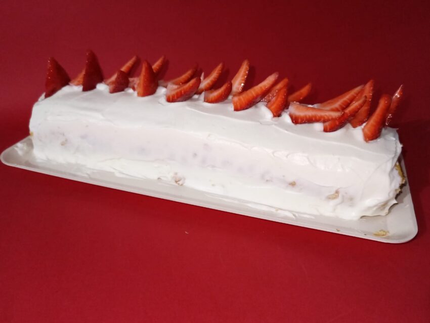 Pastel Brazo de gitano con mermelada de fresa