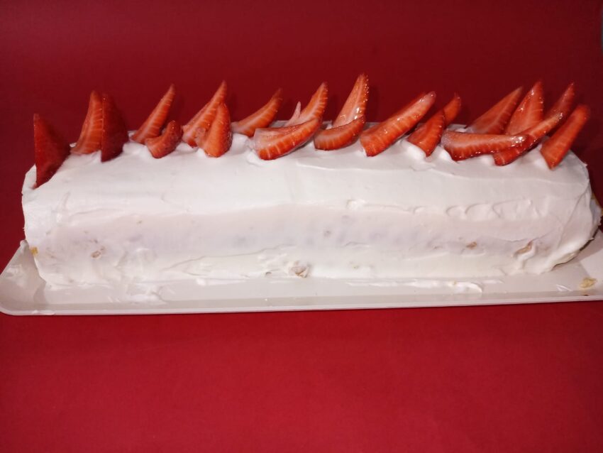 Pastel Brazo de gitano con mermelada de fresa - Imagen 2
