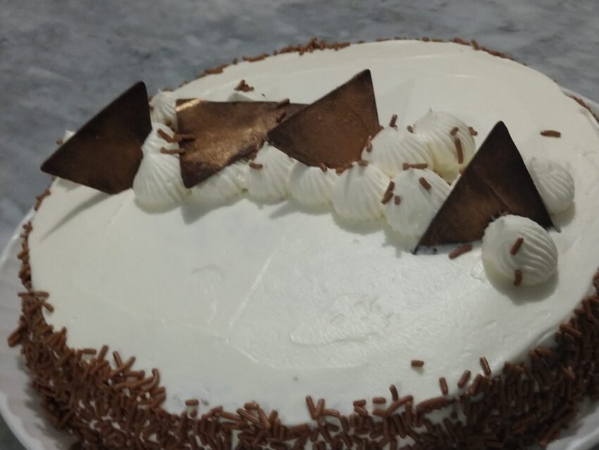 Pastel Titino (Chocolate y Almendras) - Imagen 2