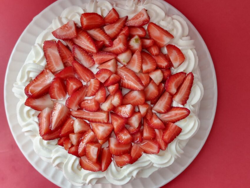 Pastel Strawberry cake Plus - Imagen 2