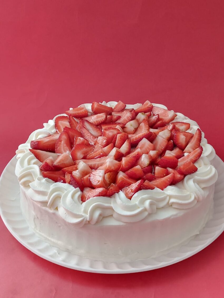 Pastel Strawberry cake Plus - Imagen 3