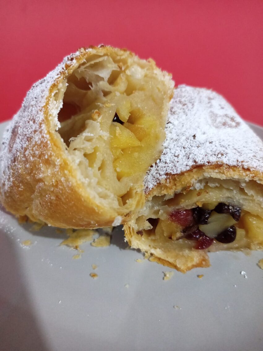 Strudell de Manzana 5 pzas.
